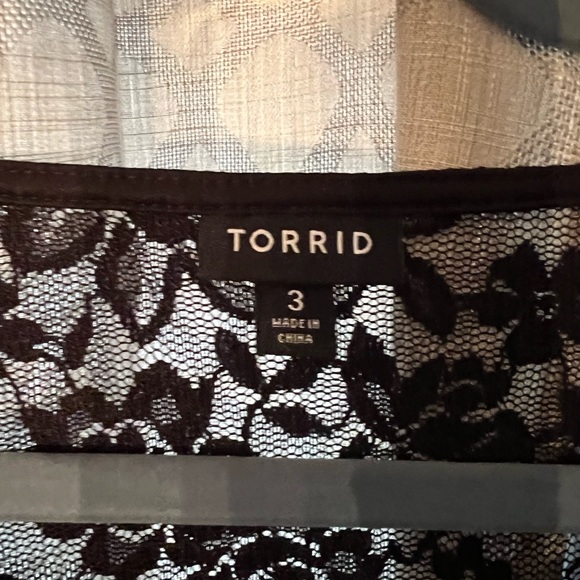 Torrid black lace, see-through T-shirt, size 3 - Picture 3 of 4